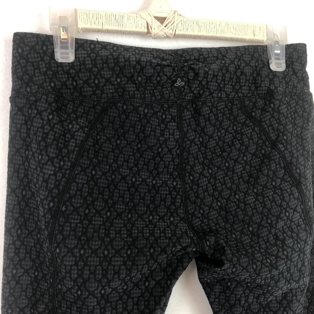 Prana | Women’s Dark Gray Textured Crop Leggings - Picture 6 of 9